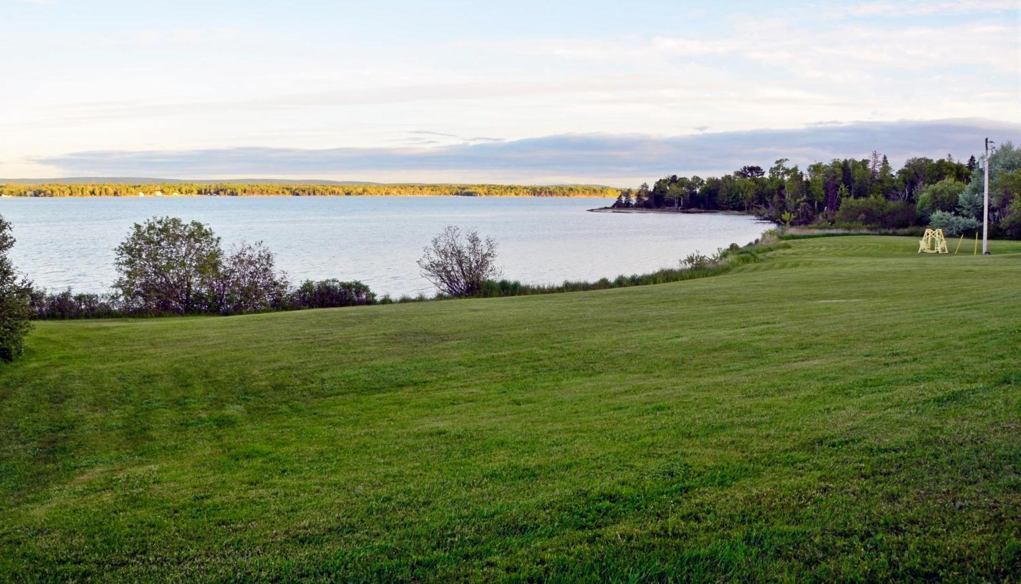 Trailsman Lodge Baddeck Inlet Exterior foto